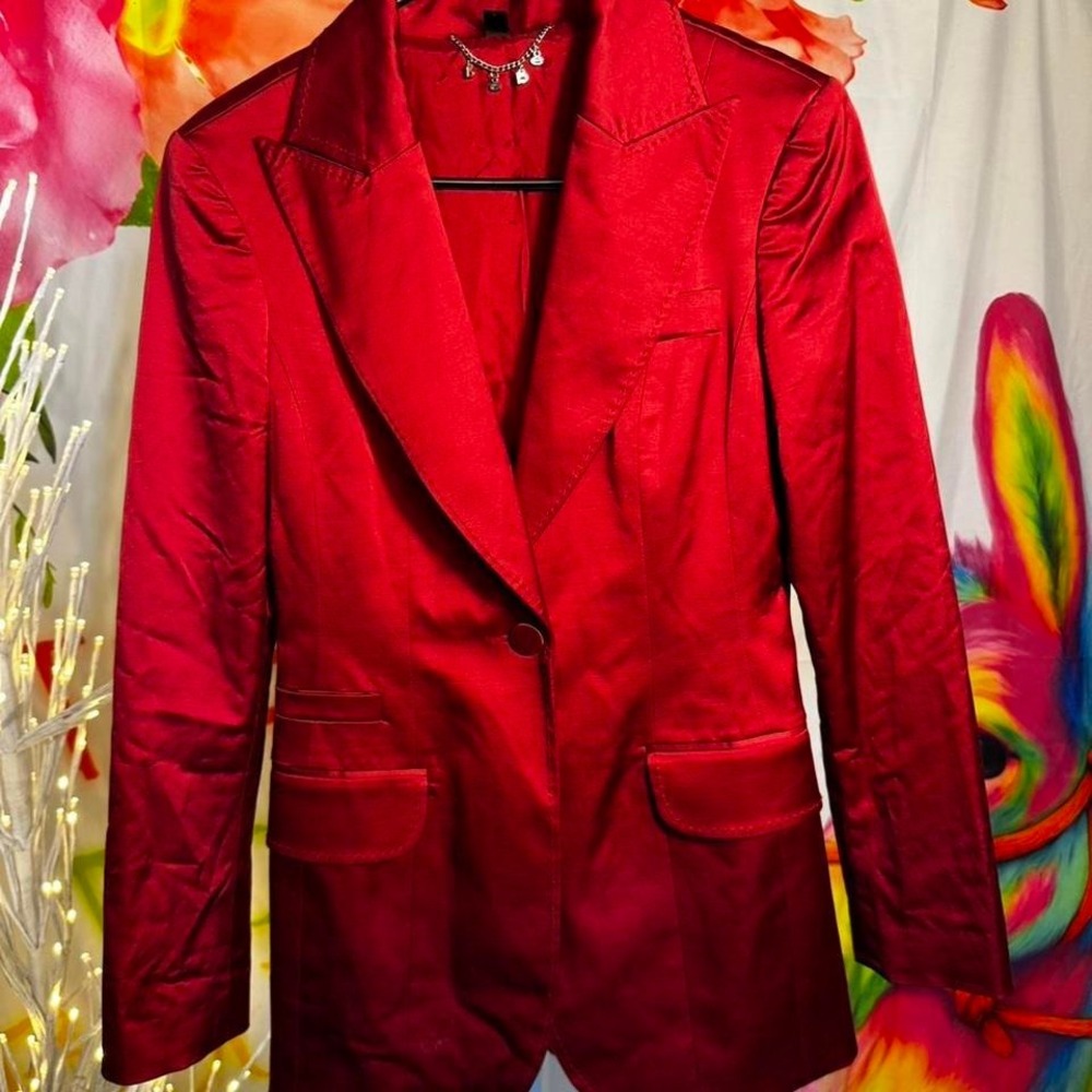 B74. Bebe - Red blazer with silver chain detail